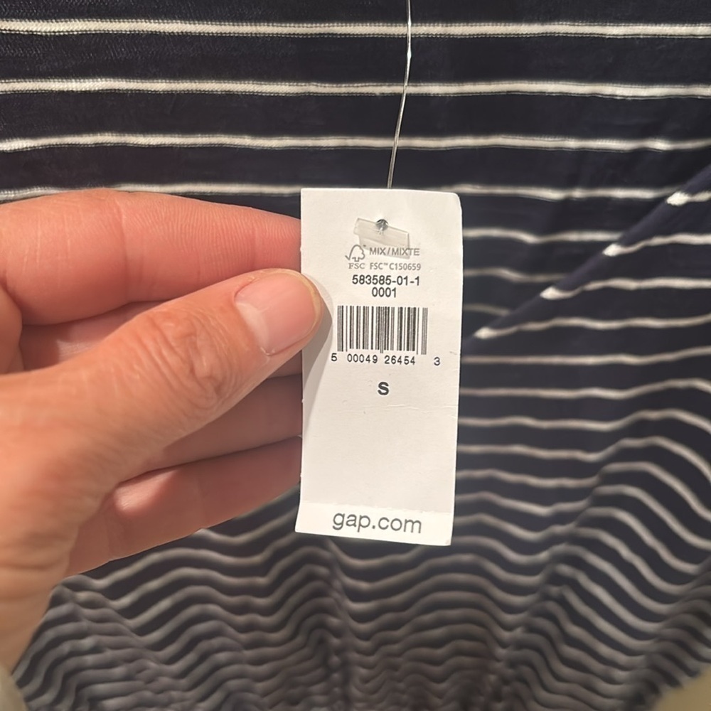 NWT GAP Black and White Striped dress that cinches in the middle - Picture 5 of 11